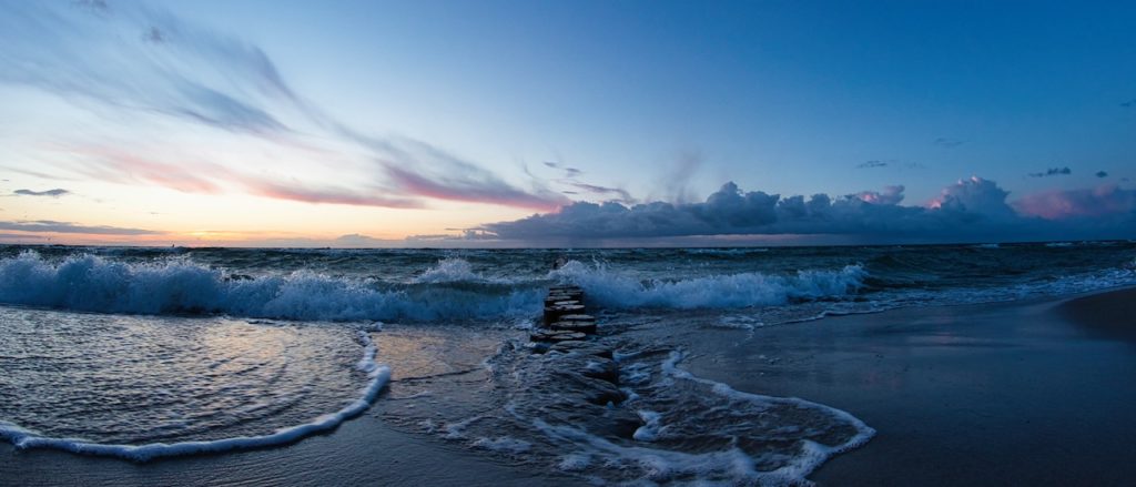 Breaking waves